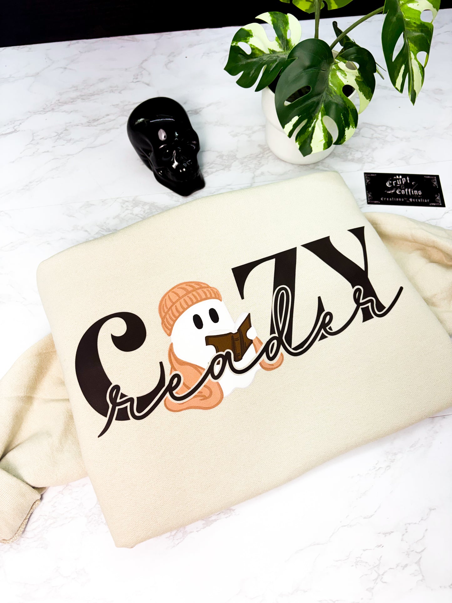 Cozy Reader | Sand Sweater / T-Shirt